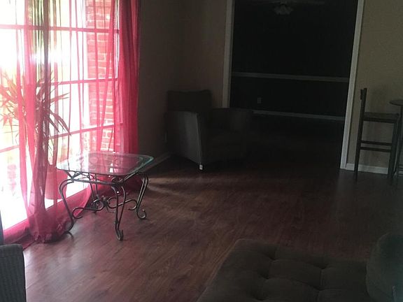 Living room w bay window