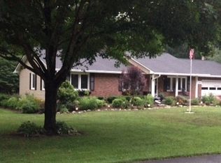 117 W Laurel Ln, Etowah, NC 28729