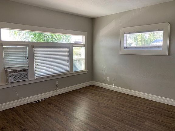 5th image of 2262 Market St APT 3
