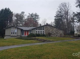 425 Brandon Rd, Hendersonville, NC 28739