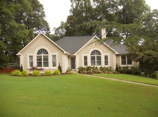 3150 Lakecrest Dr, Dacula, GA 30019