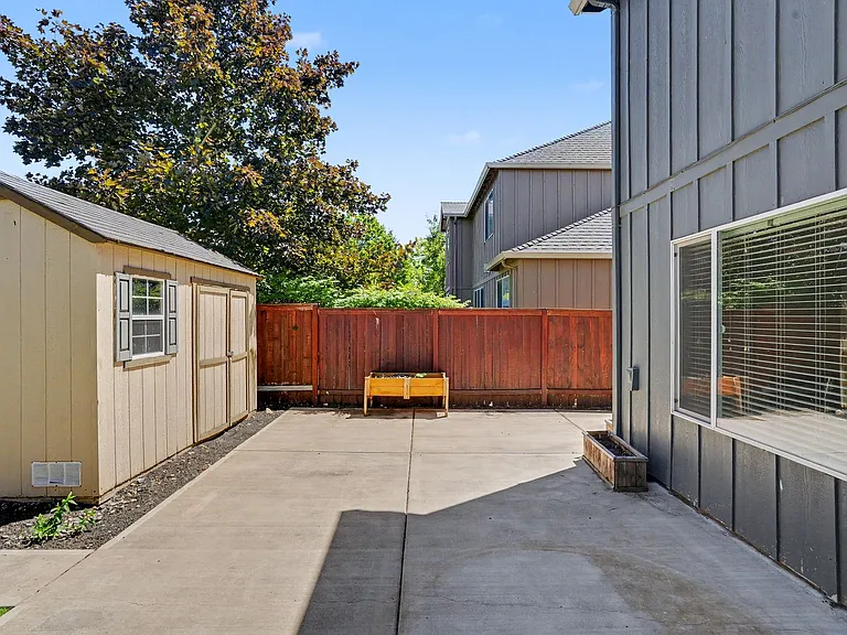 305 Casting St SE — Photo 45
