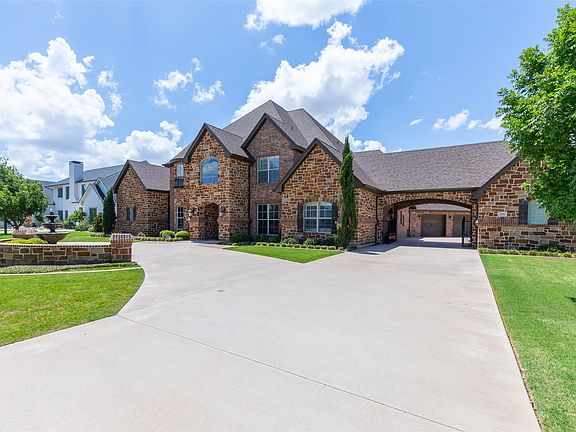 3rd image of 709 Prosperity Rd