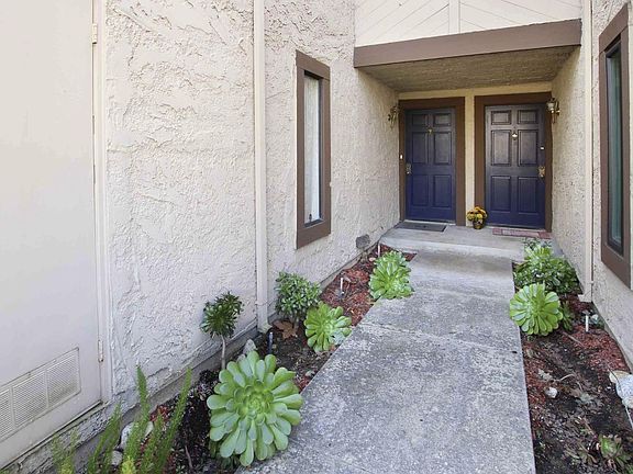 2nd image of 3067 Arlington Dr