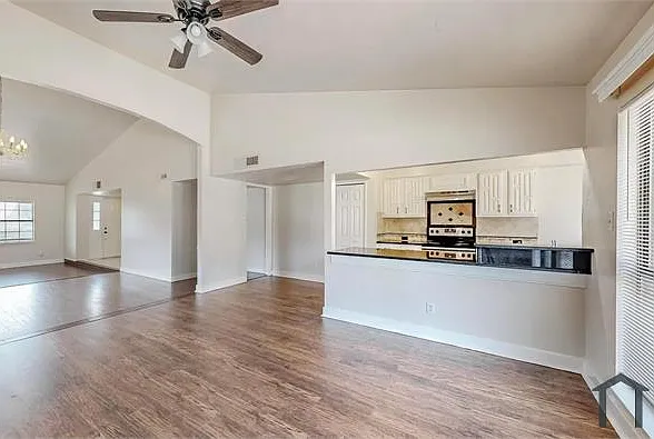 1137 Gannon Dr — Photo 16
