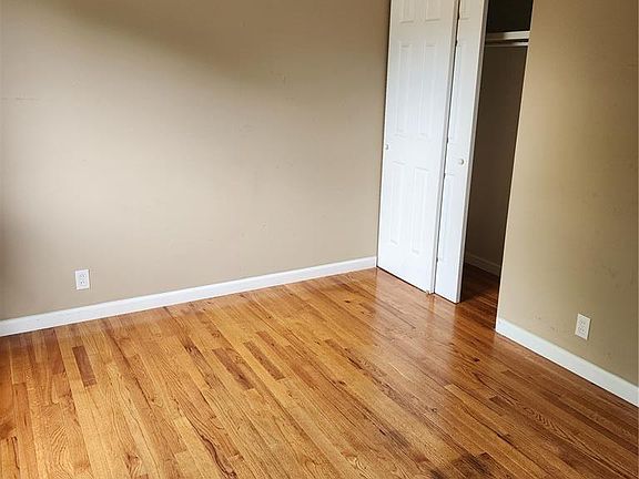 5th image of 2960 Devonshire Dr