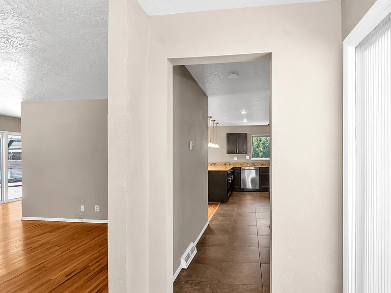 7208 Bellrose Ave NE — Photo 12