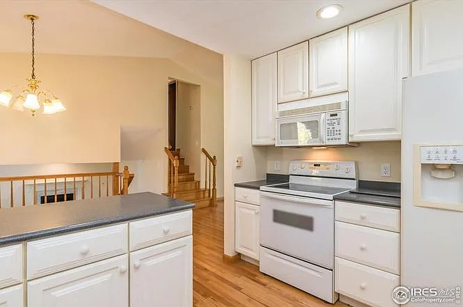 589 W Mulberry St — Photo 6