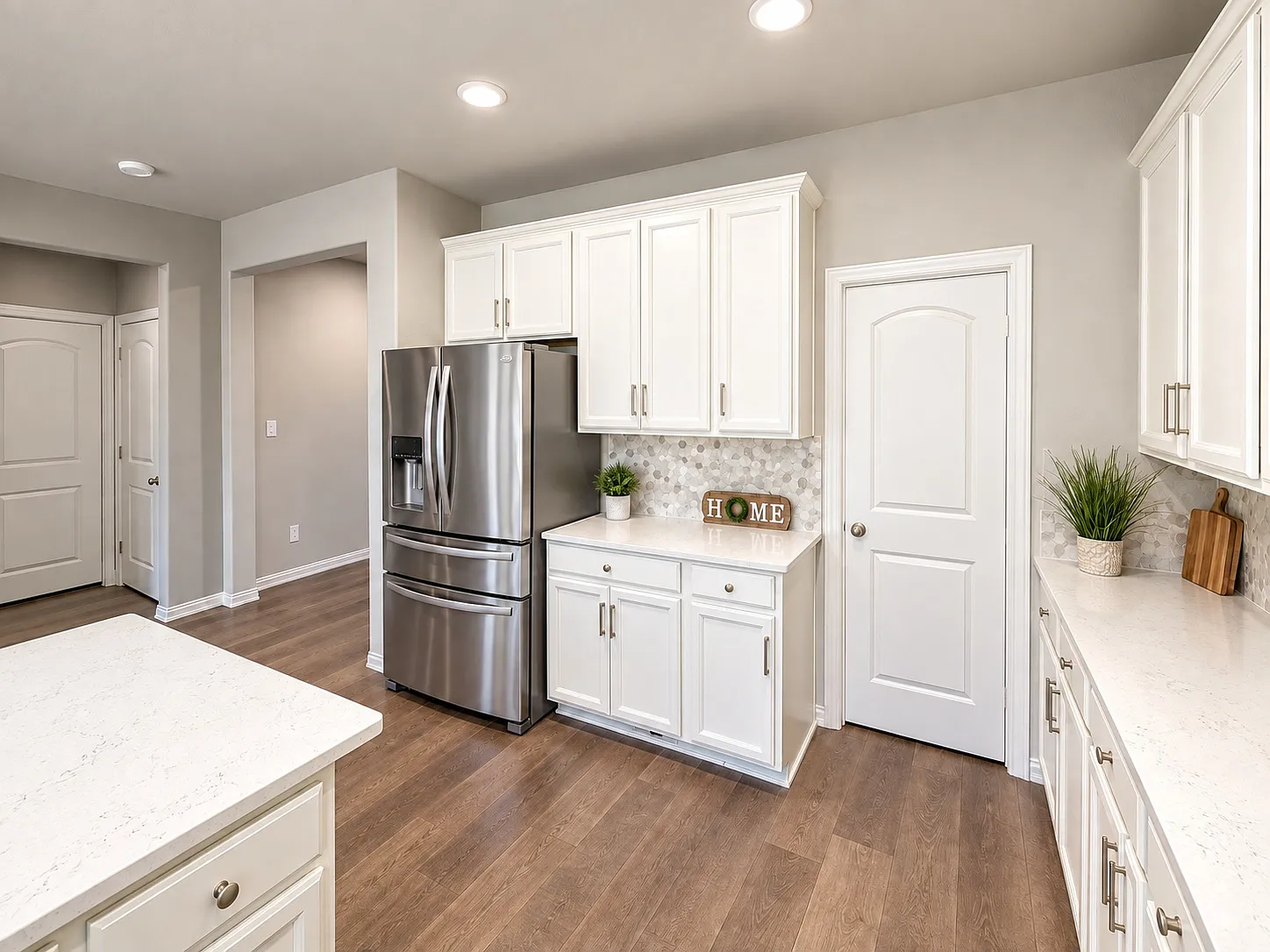 5 bed, 2578 sqft, $2,700 — Photo 3