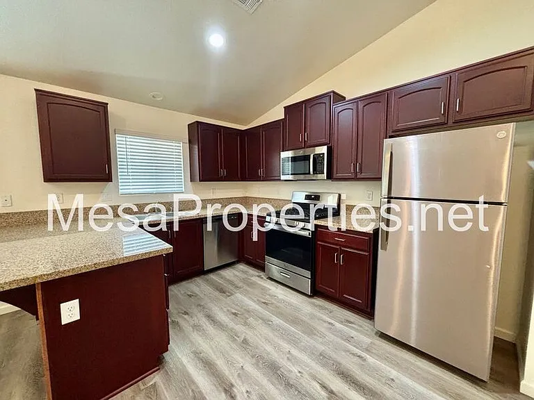 9550 Tamarisk Ave #124 — Photo 5