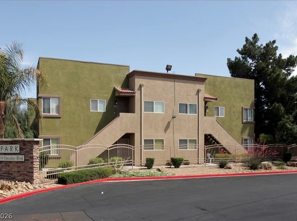 Building Photo 4