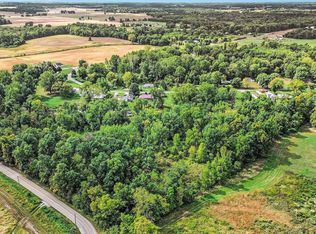 E Adams Rd, Pierceton, IN 46562