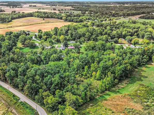 E Adams Rd, Pierceton, IN 46562