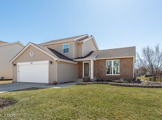 1807 Concord Dr, Downers Grove, IL 60516