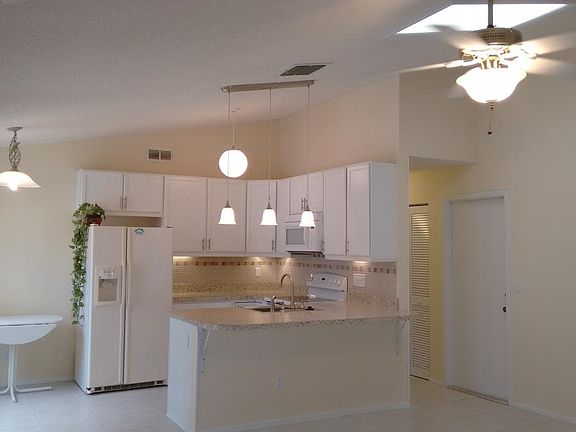 4th image of 3382 Peterborough Pl