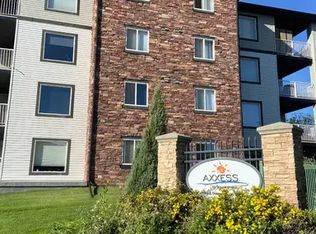 42 Summerwood Blvd, Strathcona County, AB T8H0C3