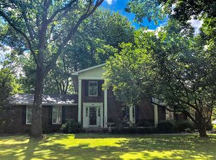 26 Webster Hill Est, Mount Vernon, IL 62864