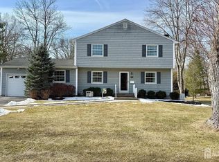 40 Cromwell Ct, Berkeley Heights, NJ 07922