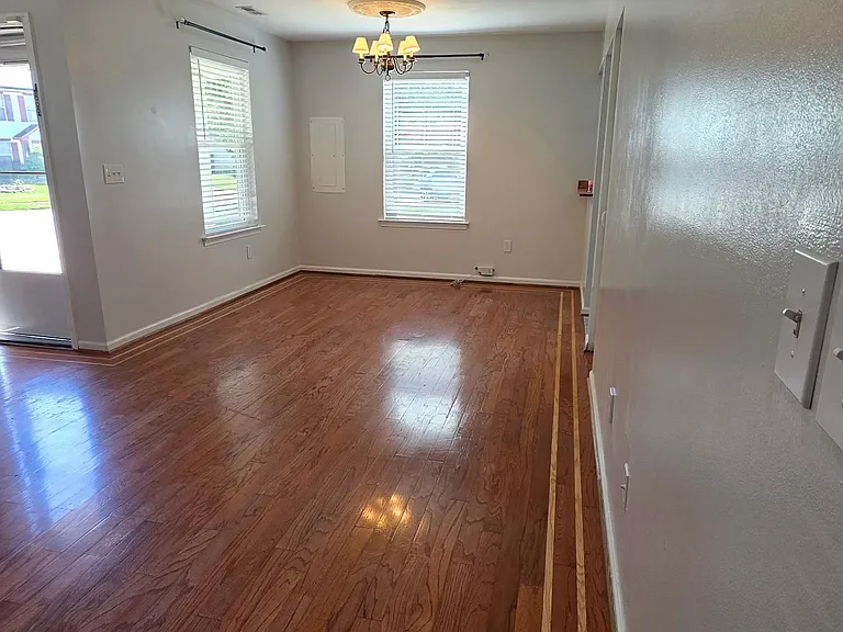 1216 Halls Chance Ln — Photo 8