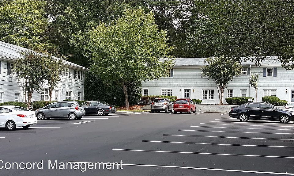 1st image of 3302 N Elm St APT H