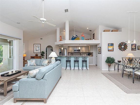 3rd image of 5710 Almar Dr