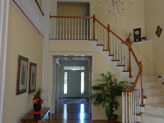 3rd image of 1180 Thistleridge Dr