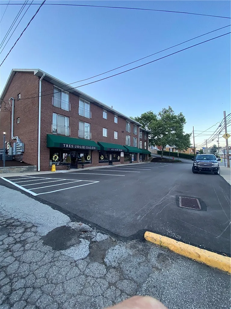 401-407 Freeport Rd photo 1