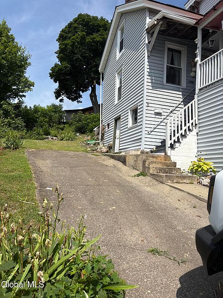 4th image of 5 Spring Street