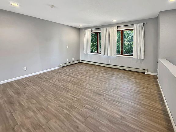 4th image of 326 9th Ave SE