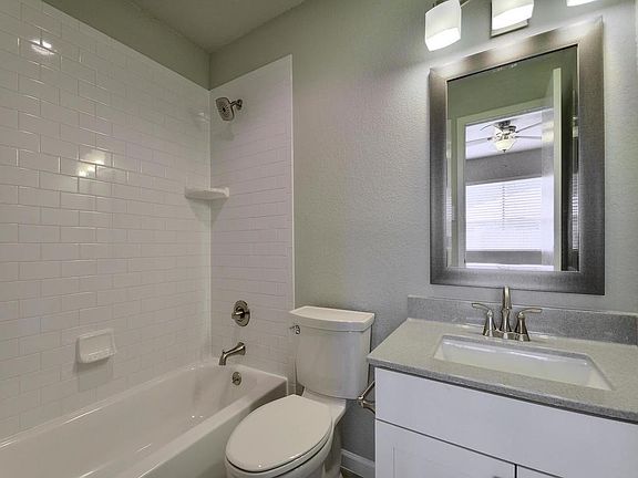 3rd image of 9801 Hundred Oaks Cir #A