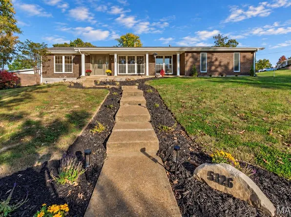 5326 Kings Park Dr, Saint Louis, MO 63129