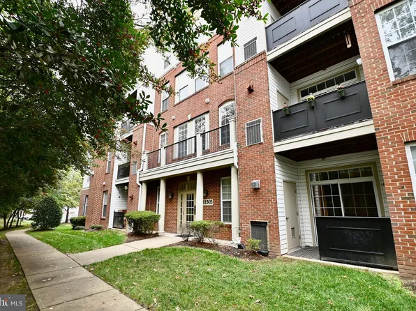 11503 Sperrin Cir Unit 305, Fairfax, VA 22030