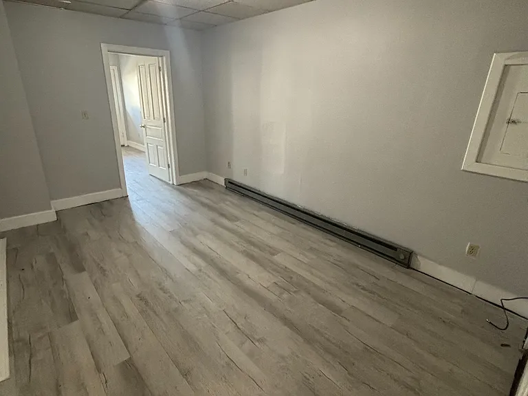 211 Laurel St #A — Photo 6