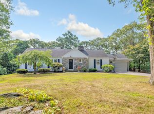 14 Hillcrest Rd, Trumbull, CT 06611