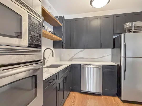 1500 Hudson Street image 25 of 27