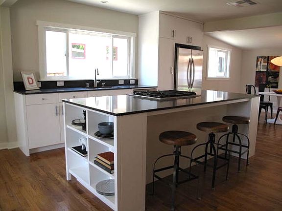5th image of 3843 Boyce Ave