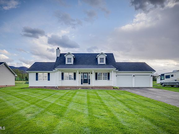 3rd image of 128 Greene Meadows Dr