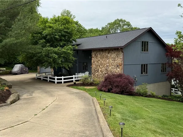 3790 E Buckhorn Dr, Millersburg, OH 44654