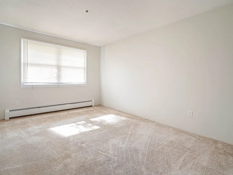 199 Aiken Ave — Photo 39