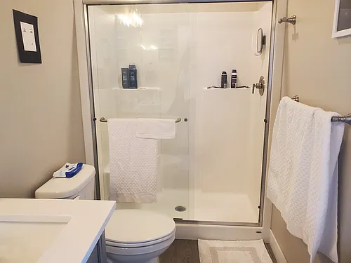 1297 Thomas Dr #202 Photo 1
