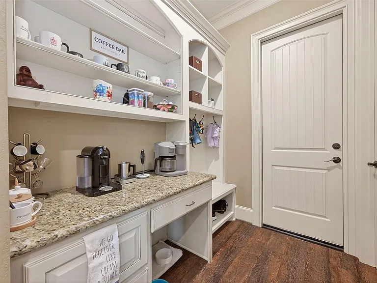 7414 Dayhill Dr — Photo 28