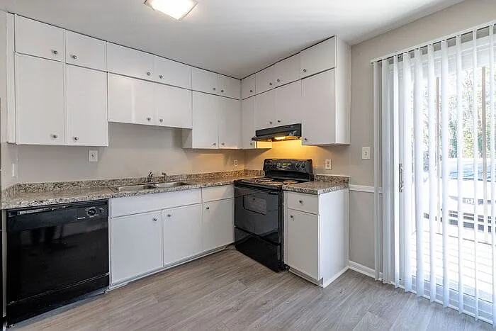 1528 Dresden Dr NE #D — Photo 44