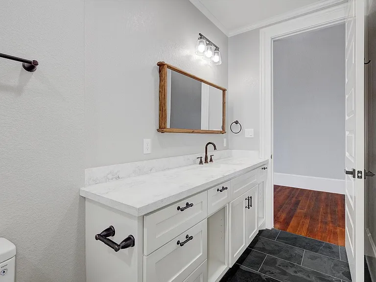 2206 Strand St #302 — Photo 14