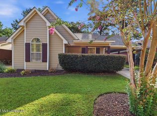 1018 Barnett Bend Cir, Brandon, MS 39047