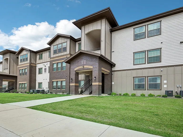 Azora Ranch Apartments — Photo 32