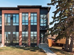 2034 W 29th St SW, Calgary, AB T3E 2K9