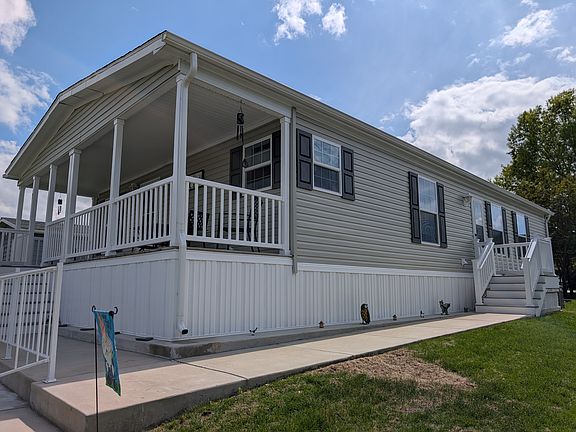 2nd image of 7 S Park Ln #6