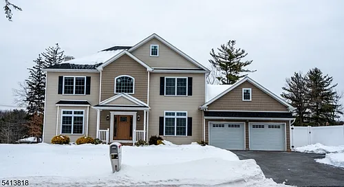 1 Reynolds Ave Photo 1