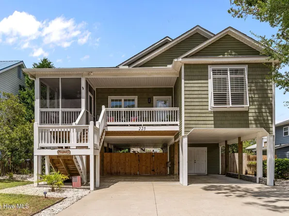 225 NE 37th Street, Oak Island, NC 28465