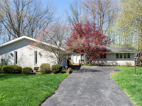 3970 E Meadow Ln, Beachwood, OH 44122
